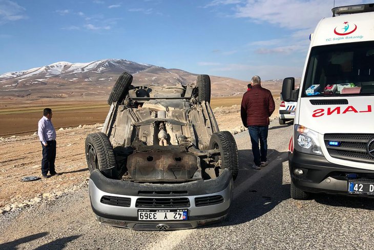 Konya’da kontrolden çıkan otomobil devrildi: 1 yaralı