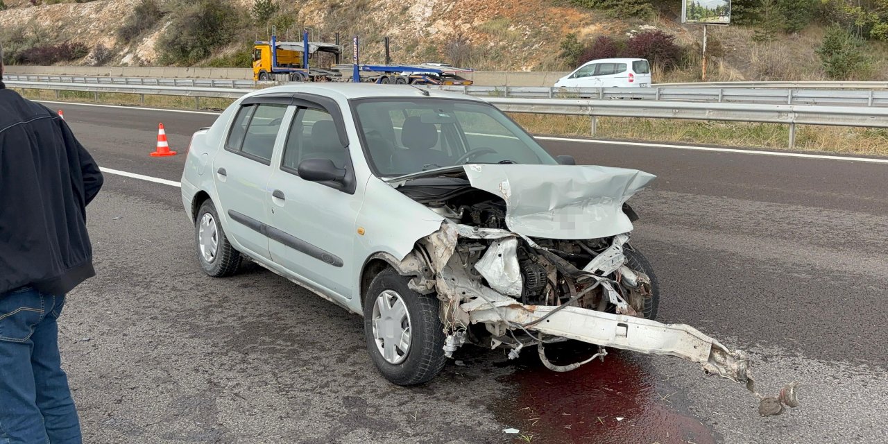 Bariyerlere çarpıp 30 metre sürüklendi