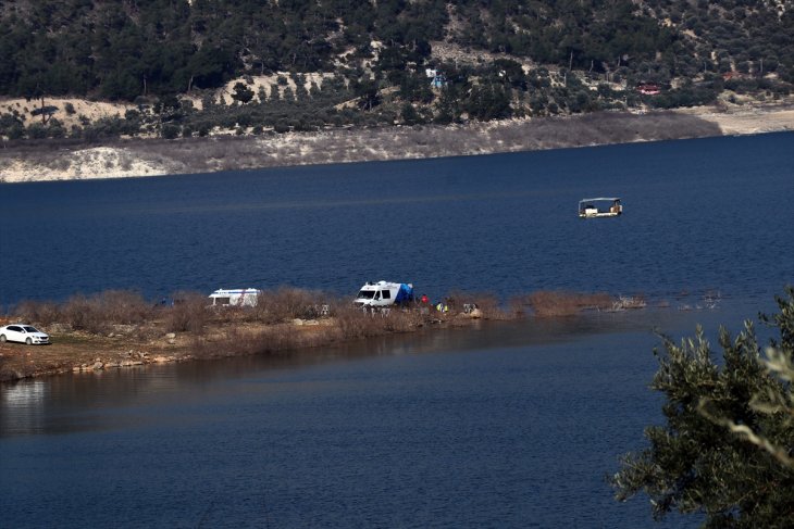Baraj gölünde kaybolan kişi aranıyor
