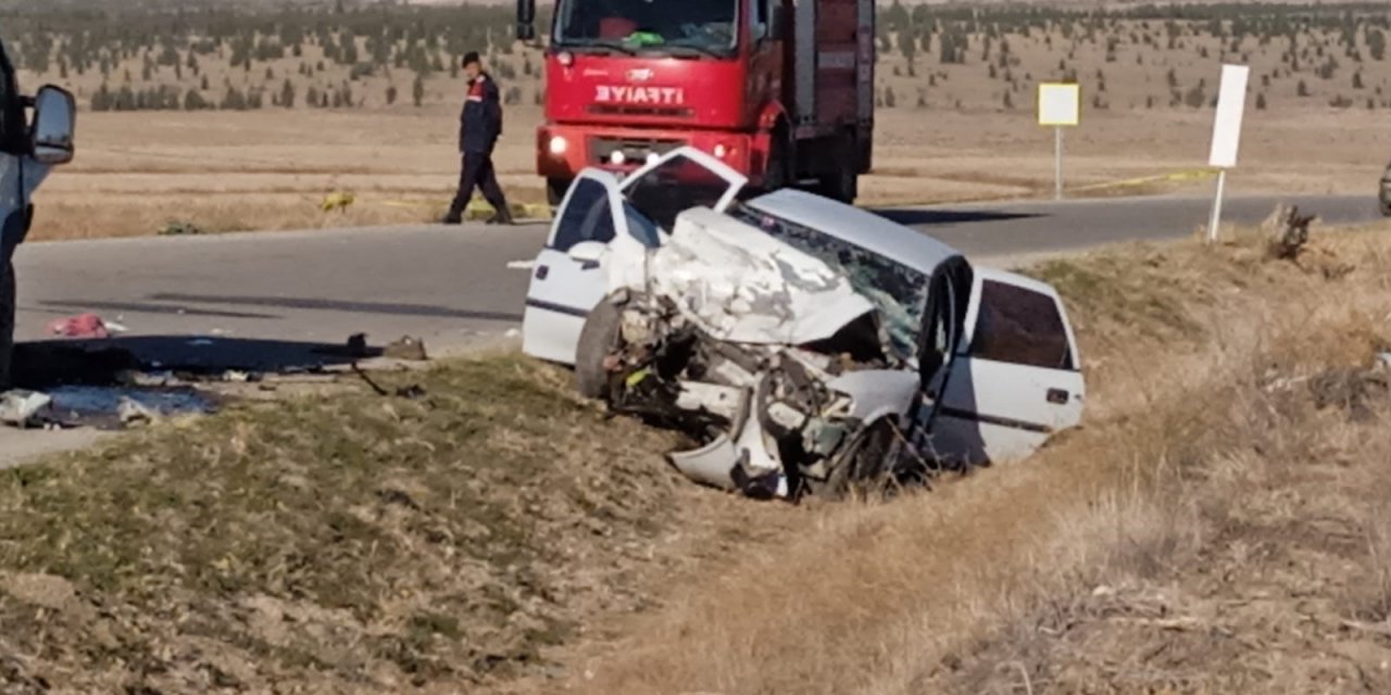 Okul servisi otomobille çarpıştı: 4 kişi öldü