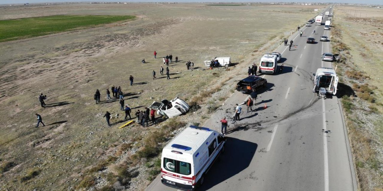 Aksaray’da otomobille hafif ticari araç çarpıştı: 2 ölü