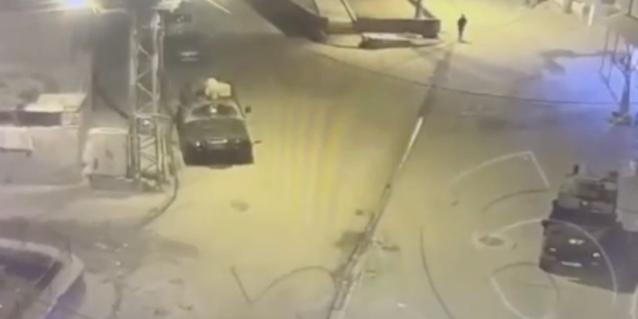 2 kişi polise el yapımı patlayıcı attı