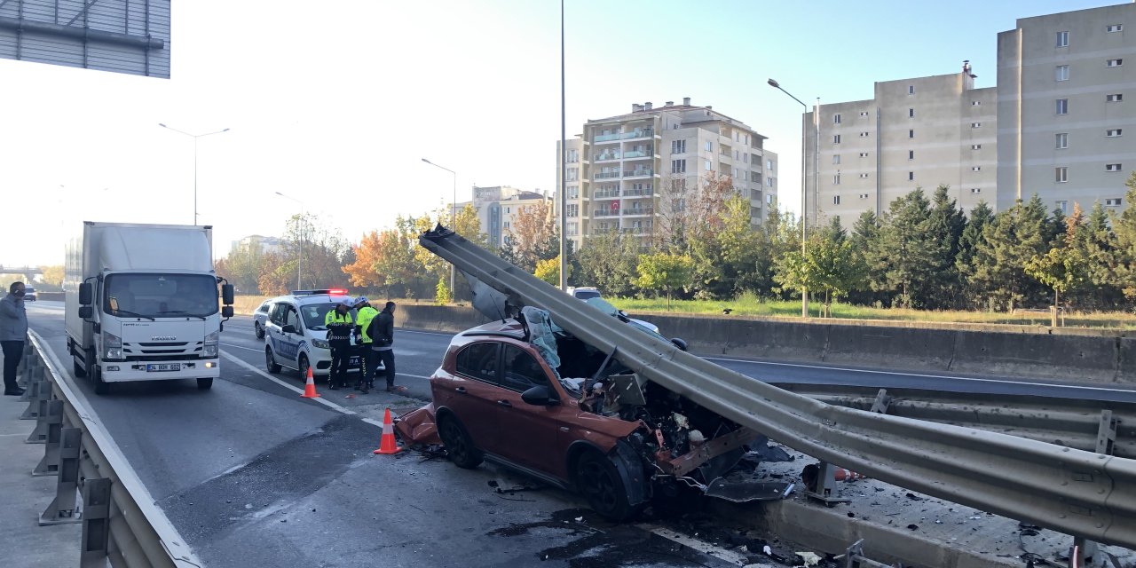 Bariyerlere ok gibi saplandı, burnu bile kanamadı