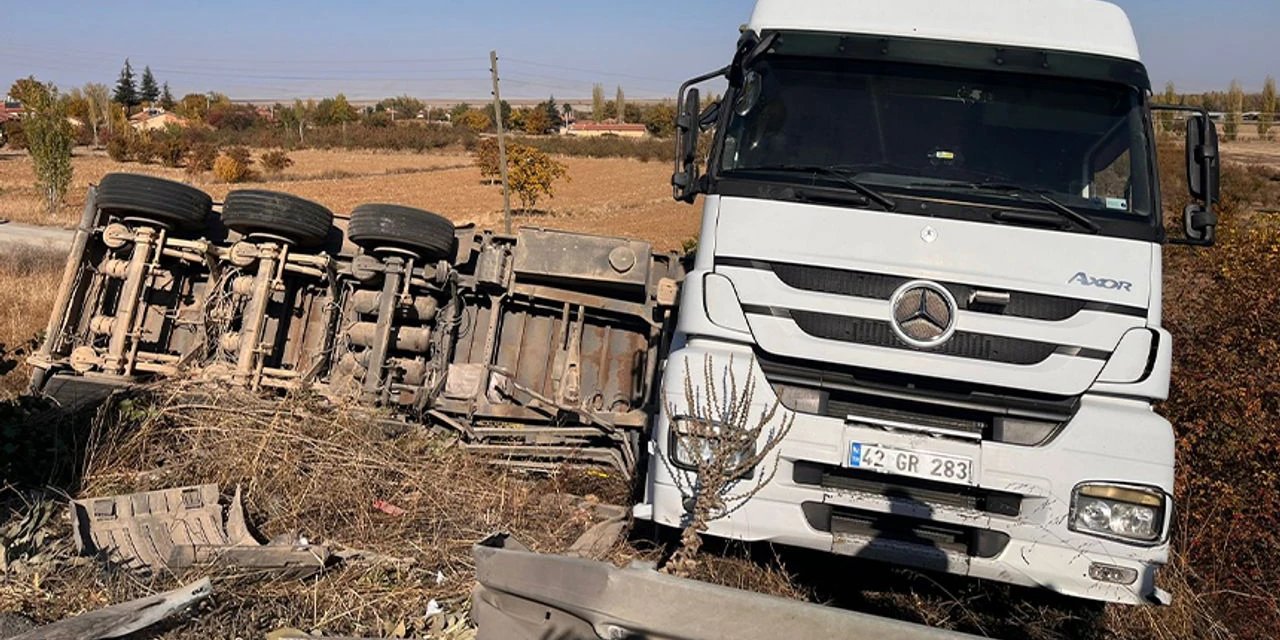 Konya’da TIR devrildi, sürücü yaralı kurtuldu