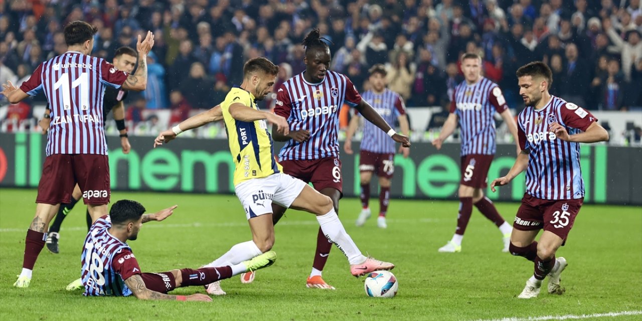 Fenerbahçe, Trabzon'da uzatmalarda kazandı