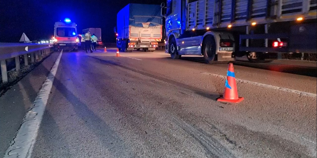 Ambulans ve iki aracın kazasında 1 kişi öldü 5 kişi yaralandı