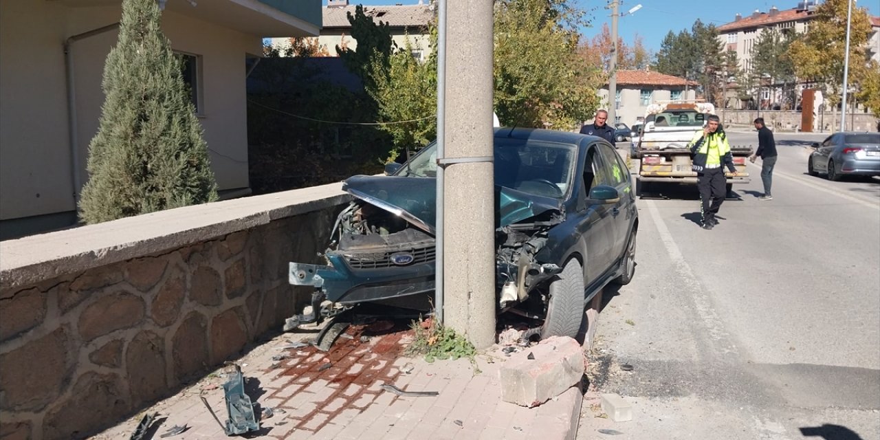 Konya’daki 2 kazada 2 kişi yaralandı