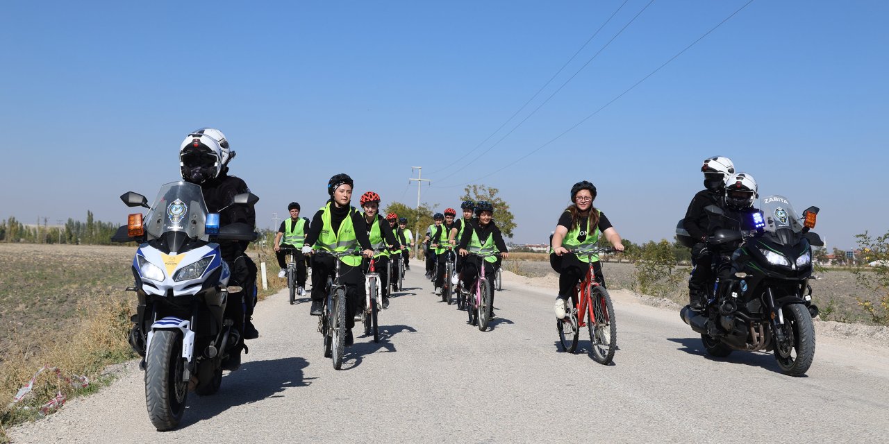 Konya’da liseli gençler, 9 bin yıl öncesine pedal çevirdi