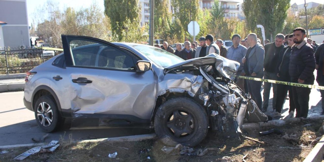 Biri Konya plakalı iki otomobil çarpıştı: 1 ölü, 1 yaralı