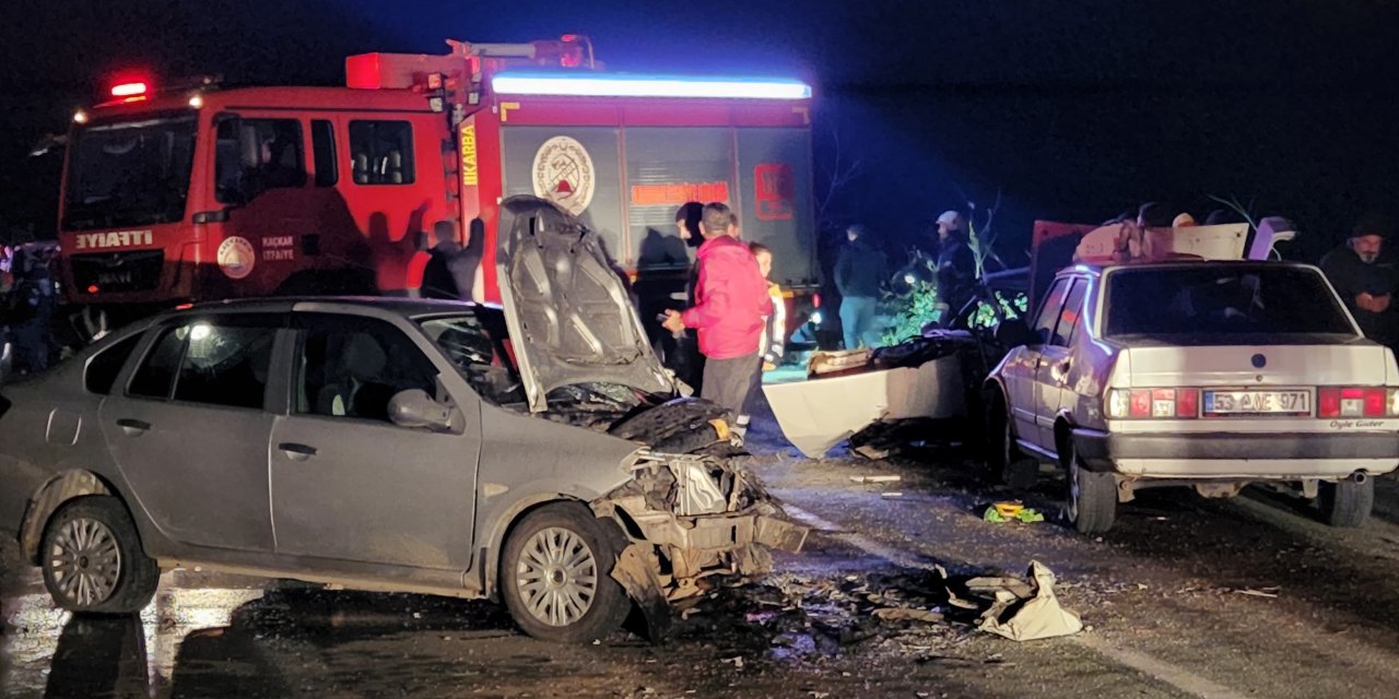 Feci kaza yolu savaş alanına çevirdi: 2 ölü 8 yaralı