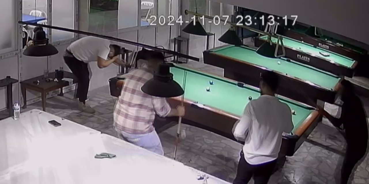 Kafasına top geldi yere yığıldı, arkadaşları kahkahaya boğuldu