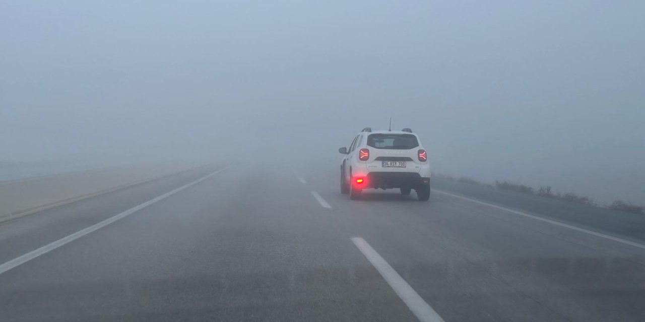 Konya’da yoğun sis etkili oldu! Görüş mesafesi 20 metreye kadar düştü