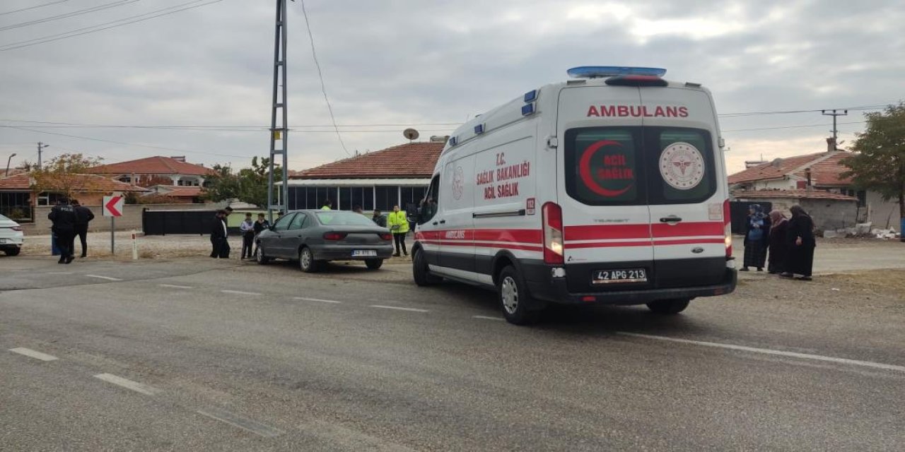 Konya’da ehliyetsiz sürücünün kullandığı otomobil direğe çarptı: 4 yaralı