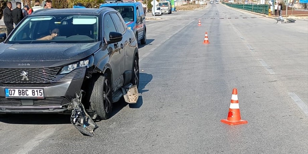 Konya'da otomobille çarpışan motosiklet sürücüsü yaralandı