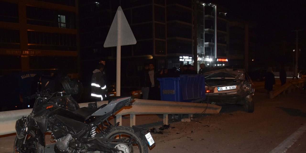 Konya'da motosiklet otomobille çarpıştı, sürücü ağır yaralandı