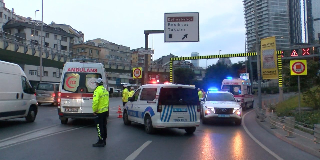 Tünelde belediye otobüsü yandı, çift yönlü trafiğe kapatıldı