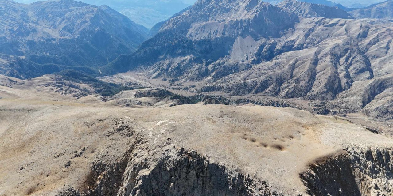 Konya’nın ünlü dağındaki buzullar eriyor