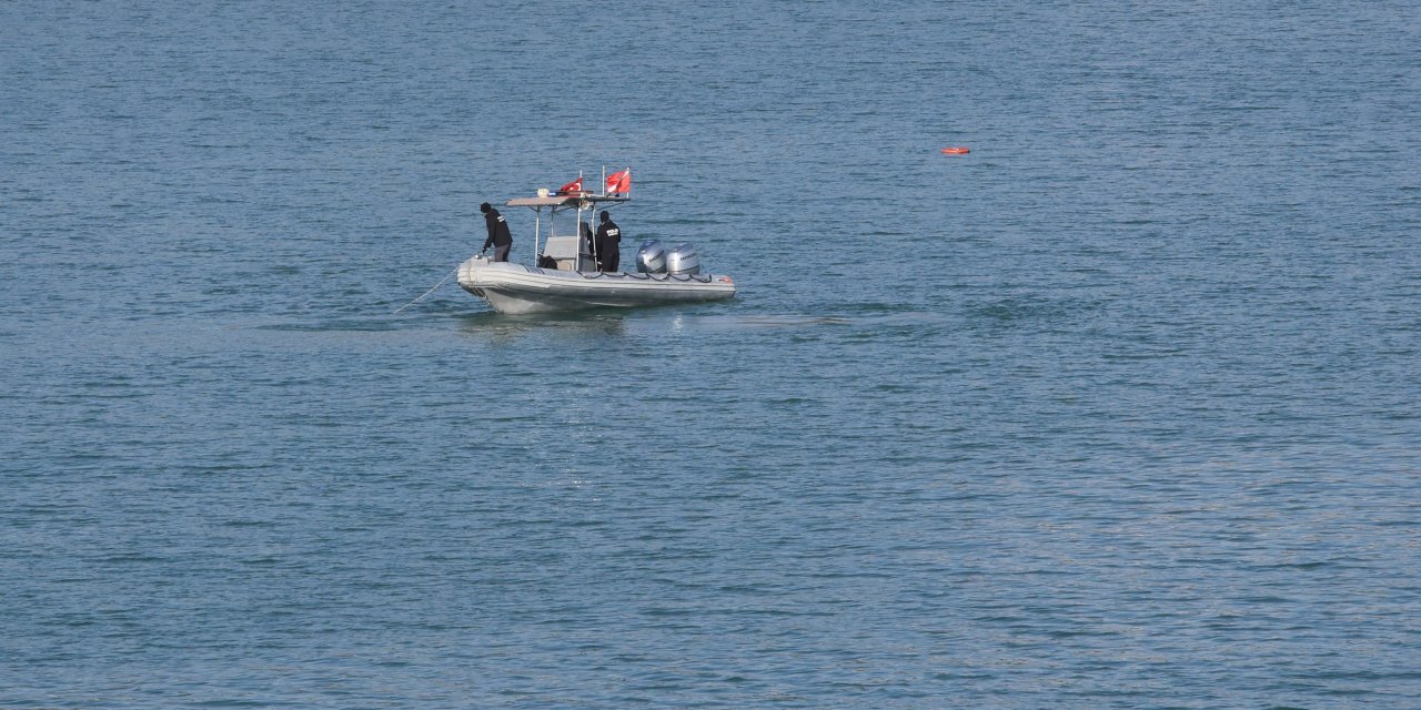 Deniz bisikletinden göle düştü gözden kayboldu