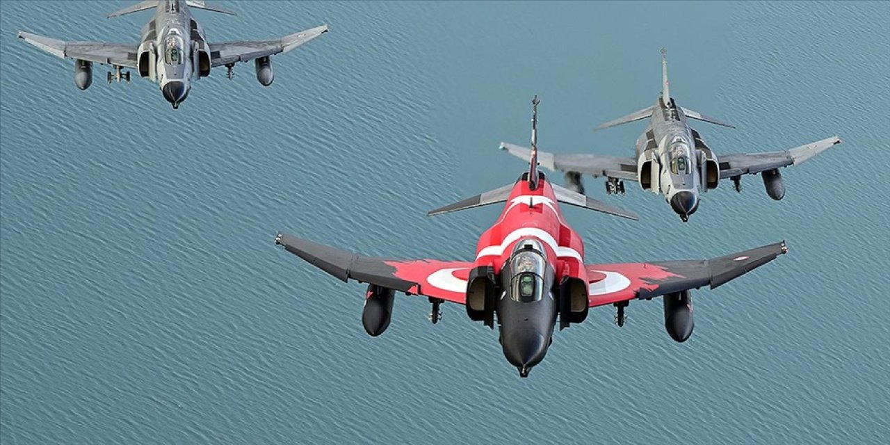 Panter Filo'dan F-4'lerin 50. yılına özel uçuş