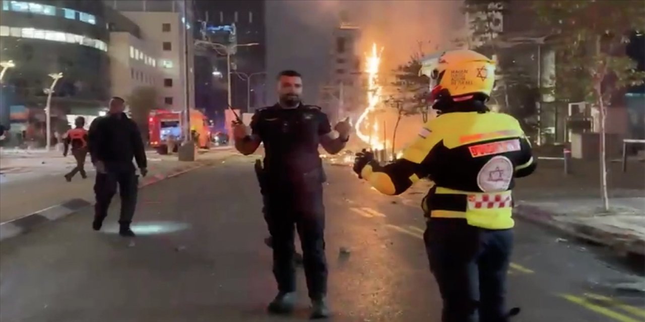 Hizbullah Tel Aviv'deki askeri noktaları İHA'larla vurdu