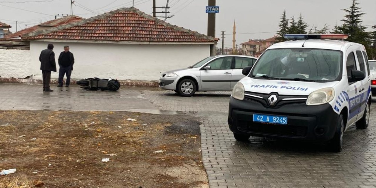 Konya'da otomobille çarpışan elektrikli bisiklet sürücüsü yaralandı