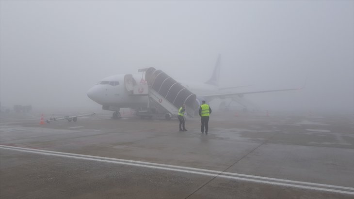 Uçakta kalp krizi geçiren yolcu hastanede öldü