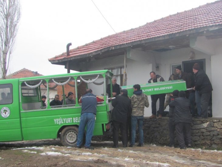 Yalnız yaşadığı evde ölü bulundu