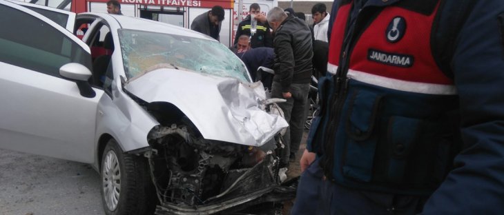 Konya'da trafik kazası! Ölümden döndüler...