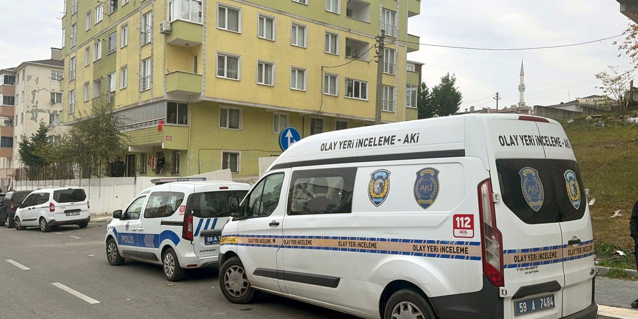 Emekli gardiyan, bıçakla saldıran oğlunu tabancayla vurdu