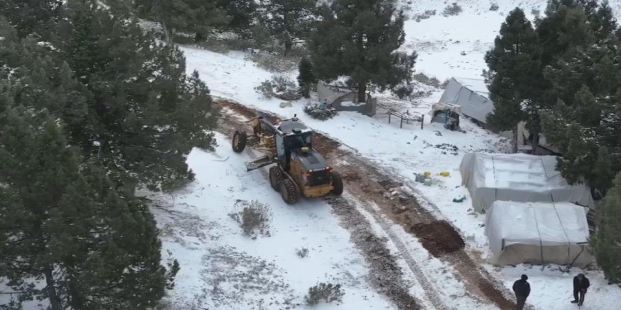 Hafta sonu yağan kar, Konya’da besicileri yaylada mahsur bıraktı