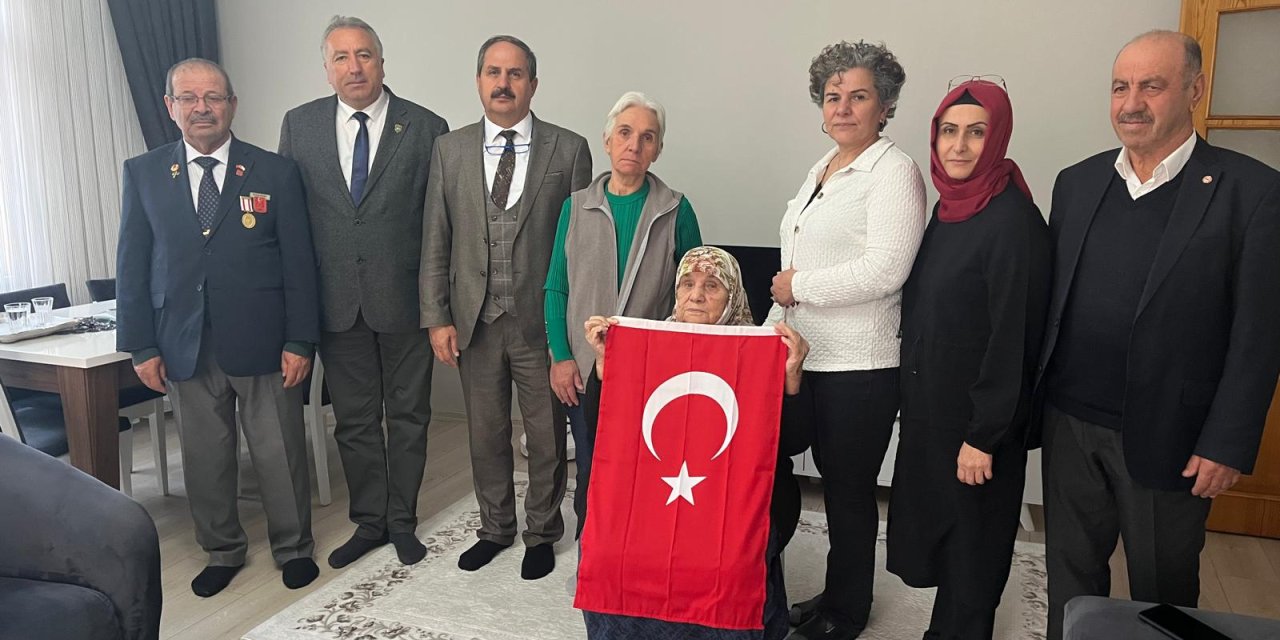 Konya’da şehit öğretmenlerin ailelerine anlamlı hediye