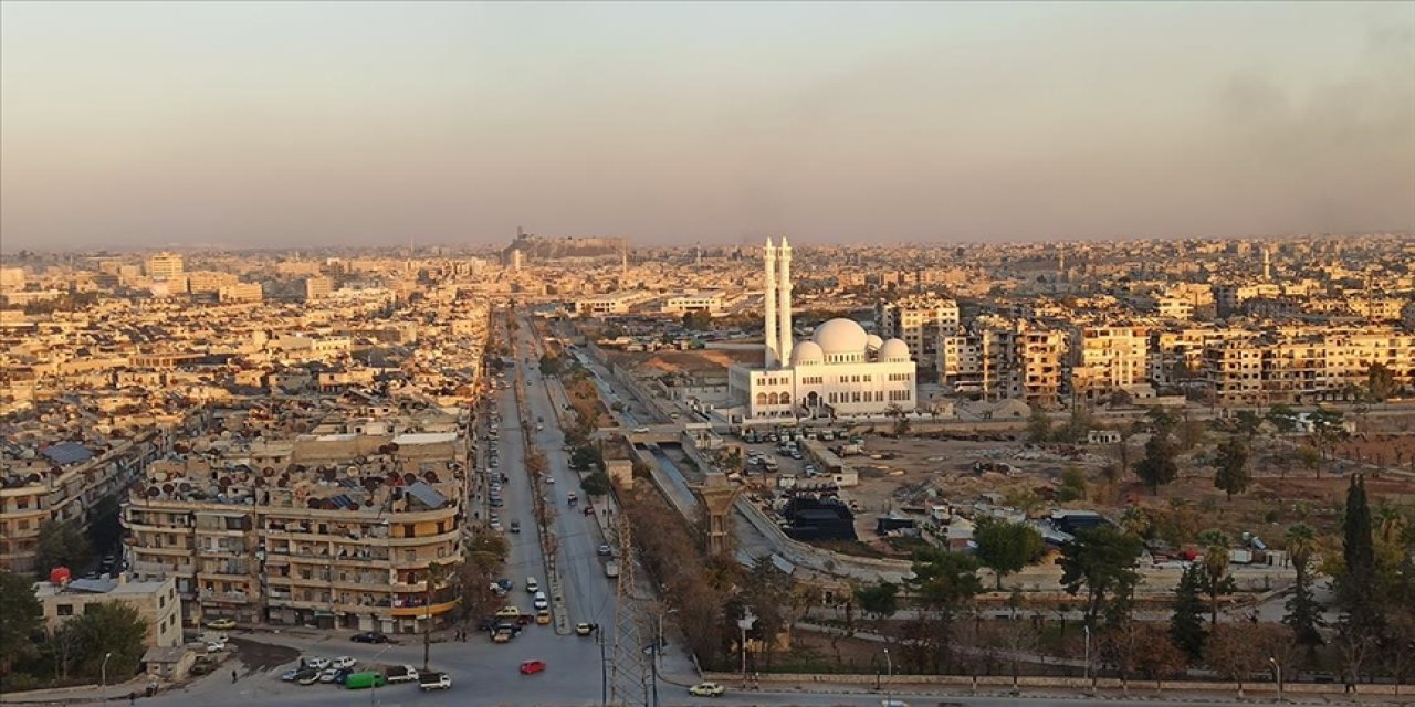 Esed rejimi karşıtı silahlı gruplar Halep ve İdlib'in ardından Hama'ya doğru ilerliyor