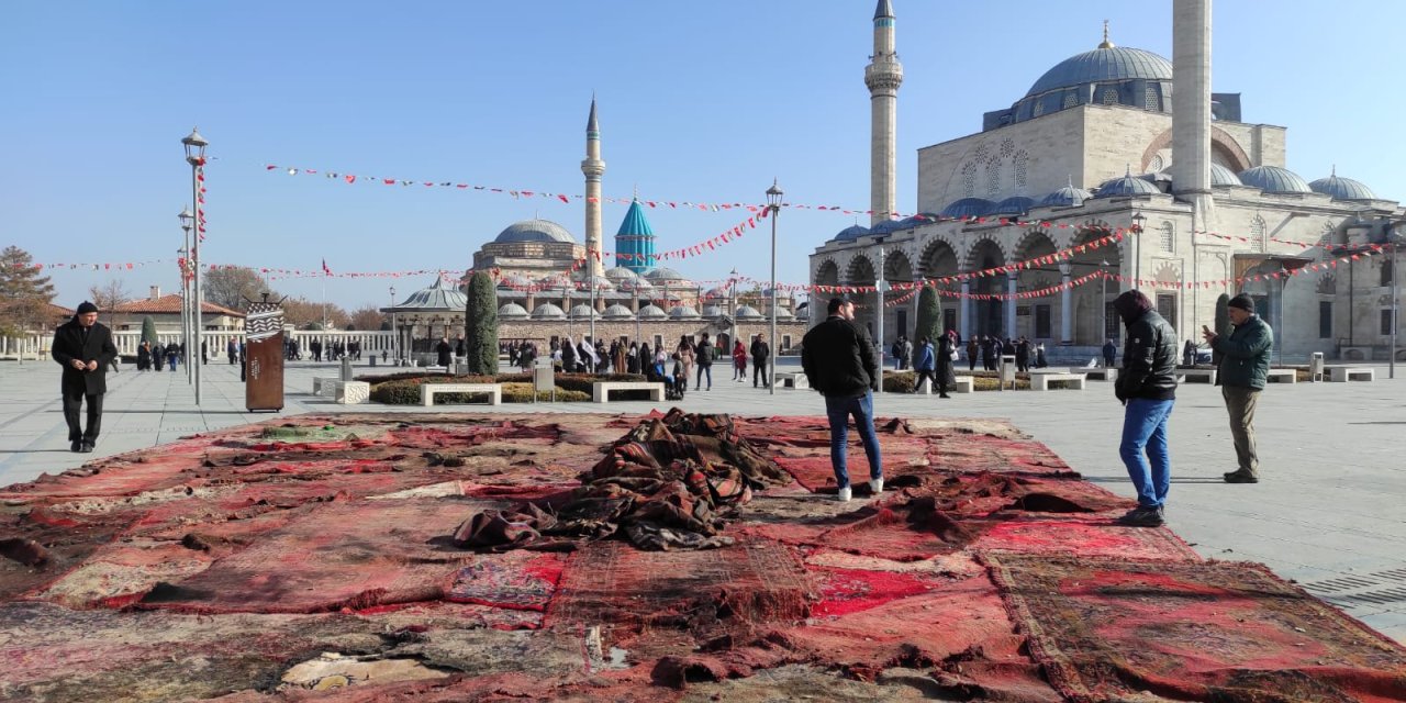 Gazze’deki yıkımın izleri Konya Mevlana Meydanı'nda