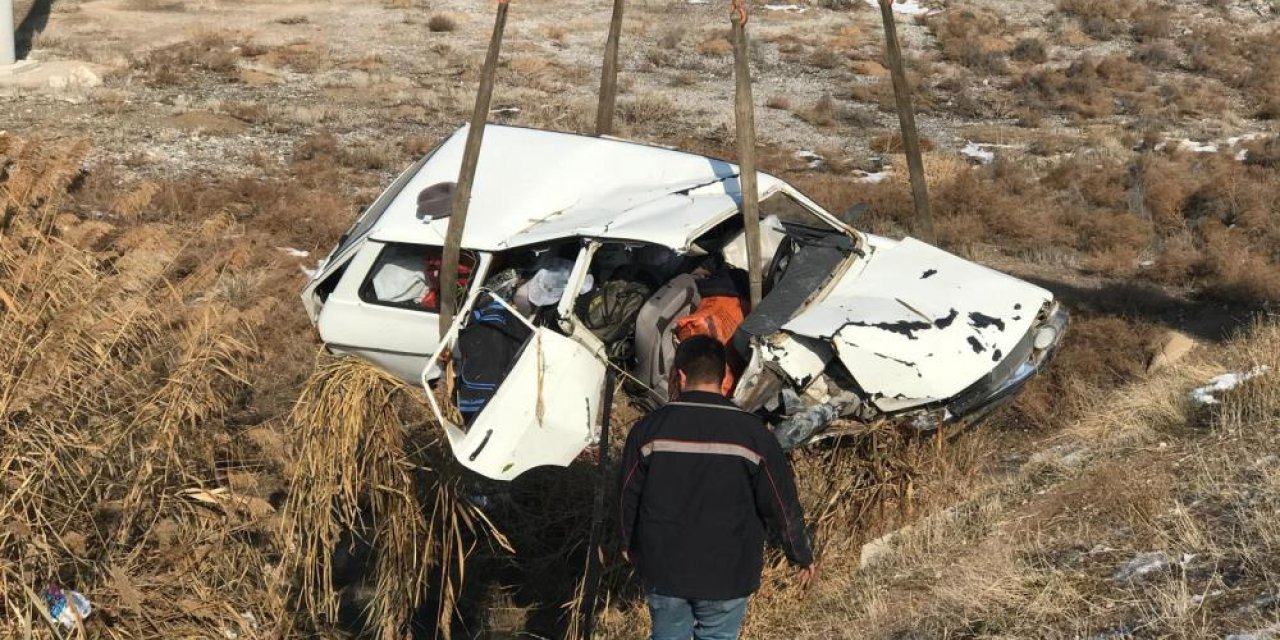 Konya’da otomobil atık su kanalına uçtu