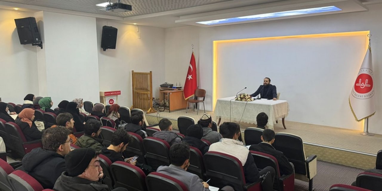 Konya’daki Genç Akademi’de hadis usulü semineri