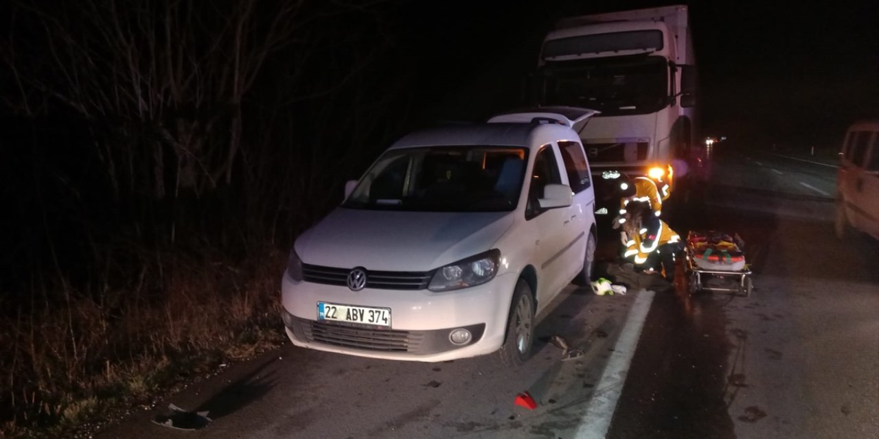 Arızalanan TIR'ından indi, başka bir TIR'ın çarpması sonucu öldü