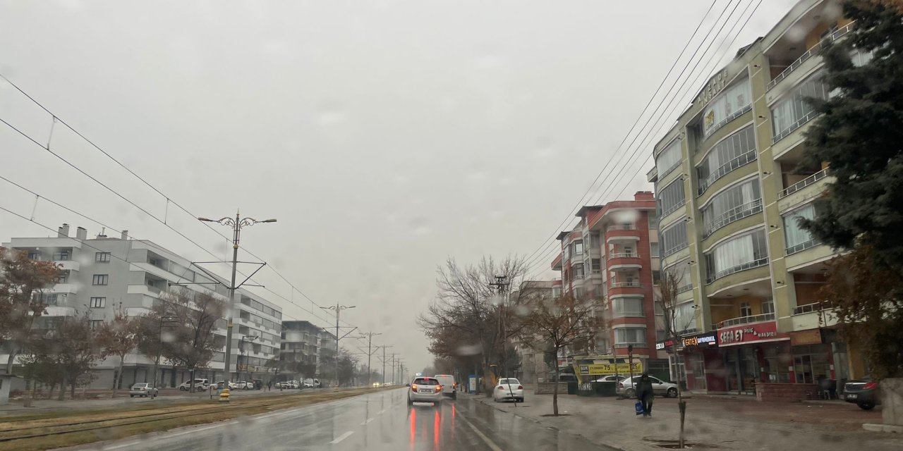 Konya’da tahminler tuttu! Bugün yağmur, yarın kar var