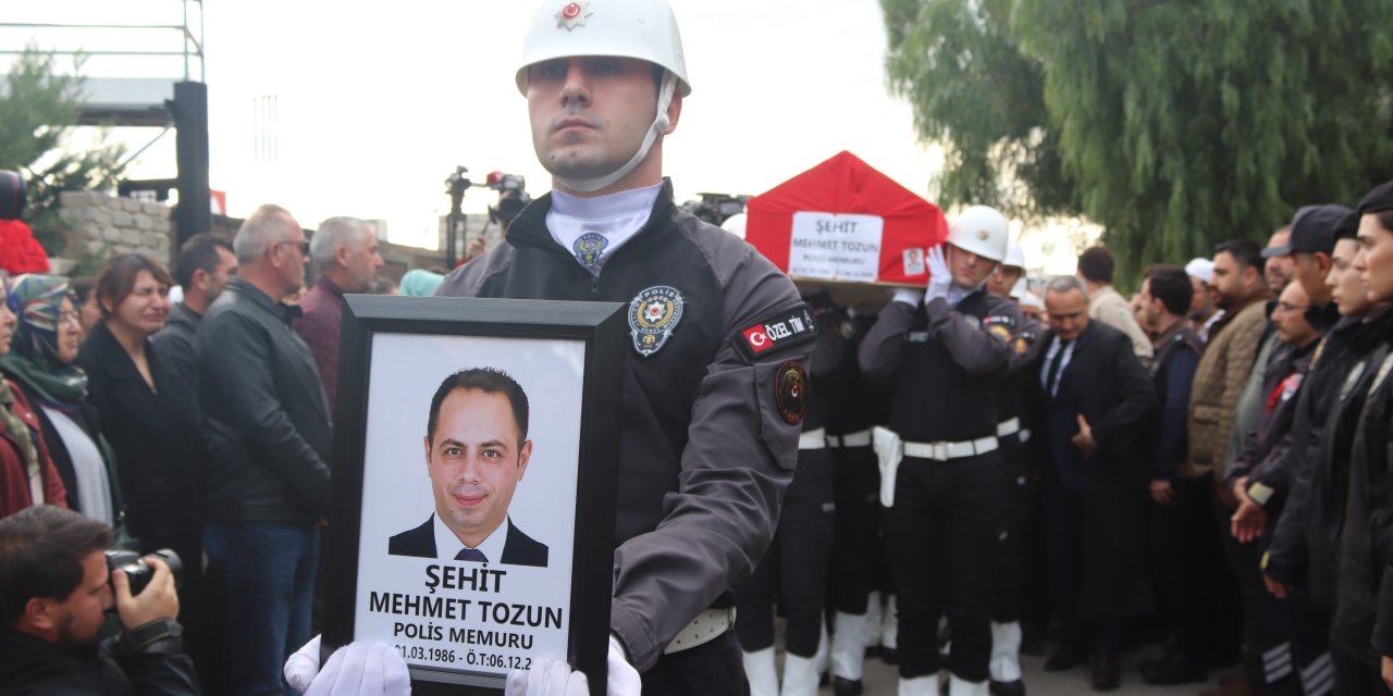 Şehit polis Mehmet Tozun gözyaşlarıyla uğurlandı