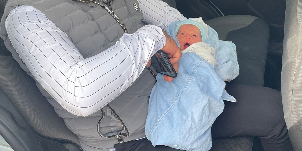 1 aylık bebek çöp konteynerine terk edildi