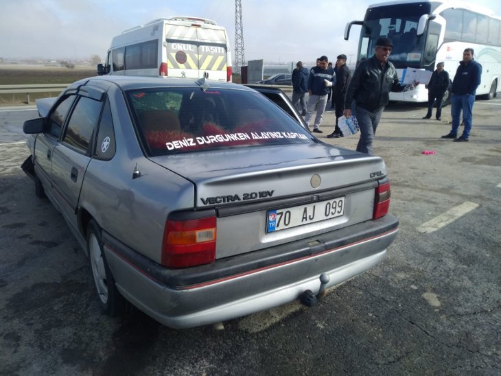 Konya’da otomobil minibüsle çarpıştı: 2 yaralı