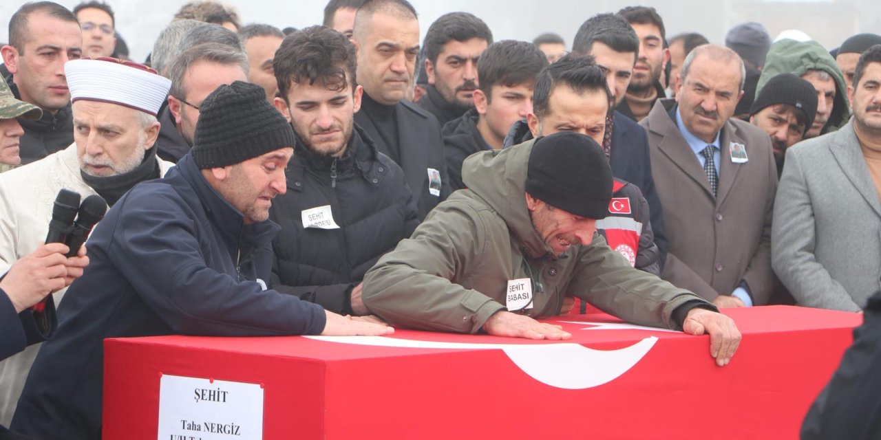 Şehit babasından oğluna son sesleniş: “Susun Taha uyuyor”