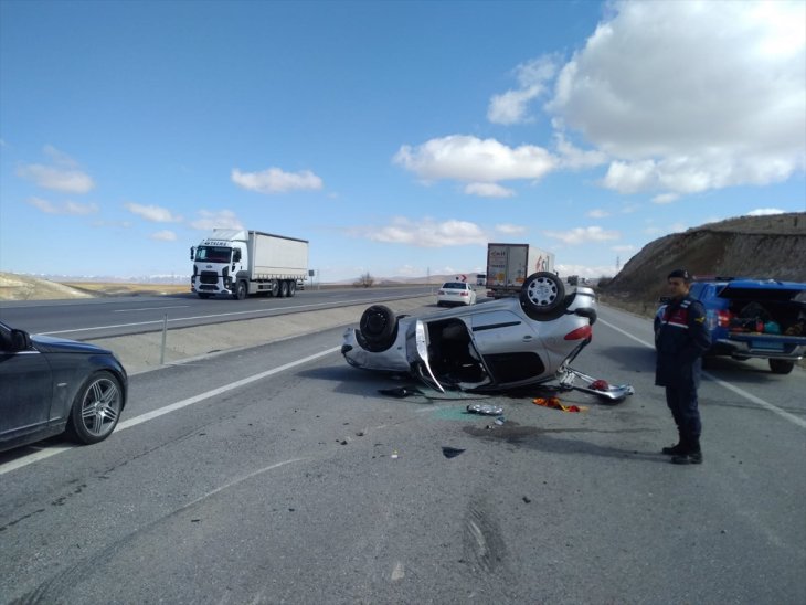 Konya'daki kazada iki kişi ölümden döndü