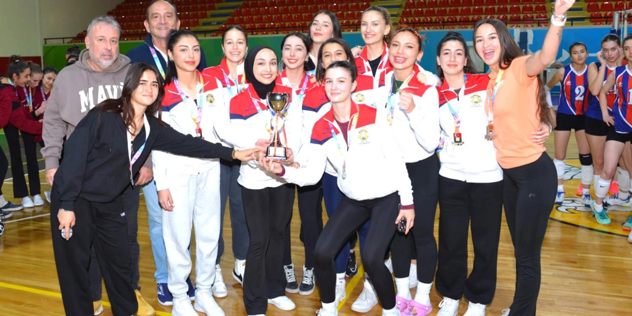 SÜ ev sahipliği yaptı: ÜNİLİG Bölgesel Voleybol ve Hentbol müsabakaları bitti