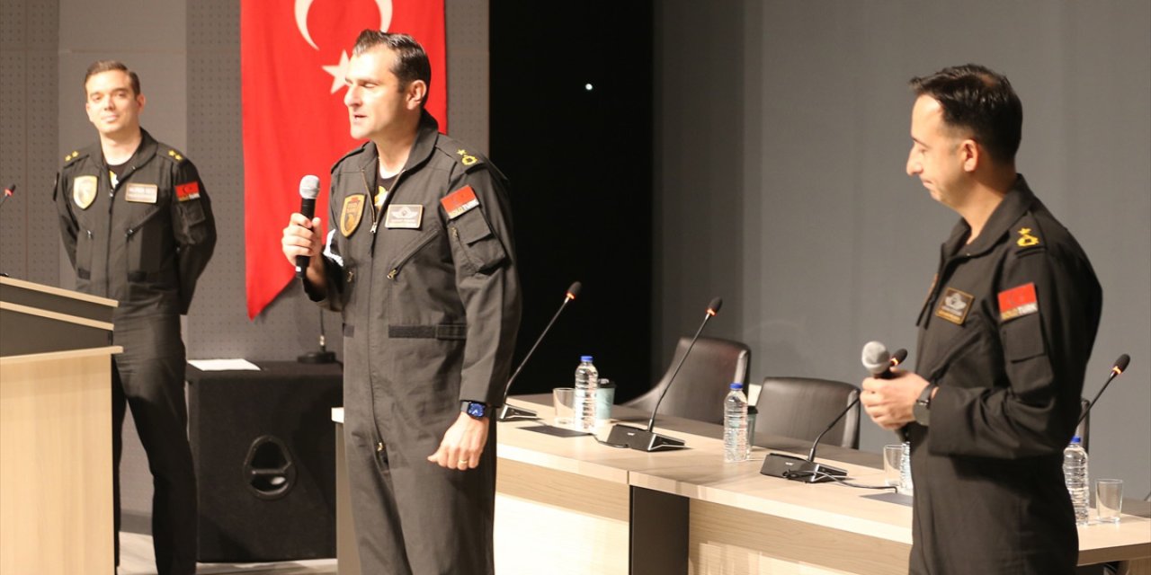 Gökyüzünün kahraman pilotları Konya’da öğrencilerle buluştu