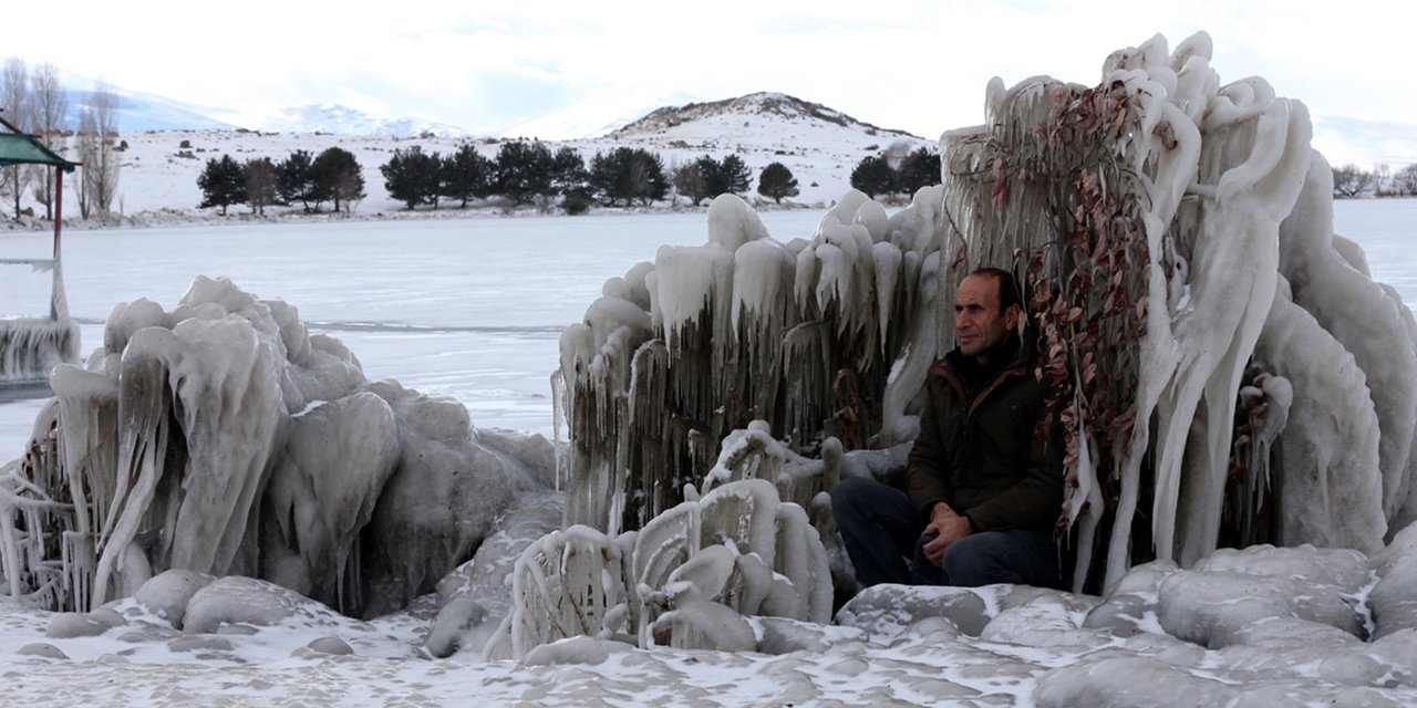 Çıldır Gölü'nde kutup havası! Bu yıl ağlayarak dondu