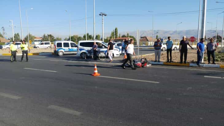 Konya’da otomobil bisiklete çarptı, sürücü ağır yaralandı
