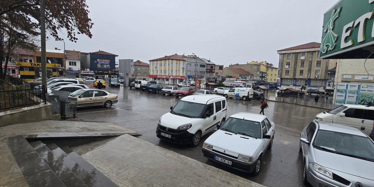 Yağmur bulutları Yunak’tan Konya’ya giriş yaptı