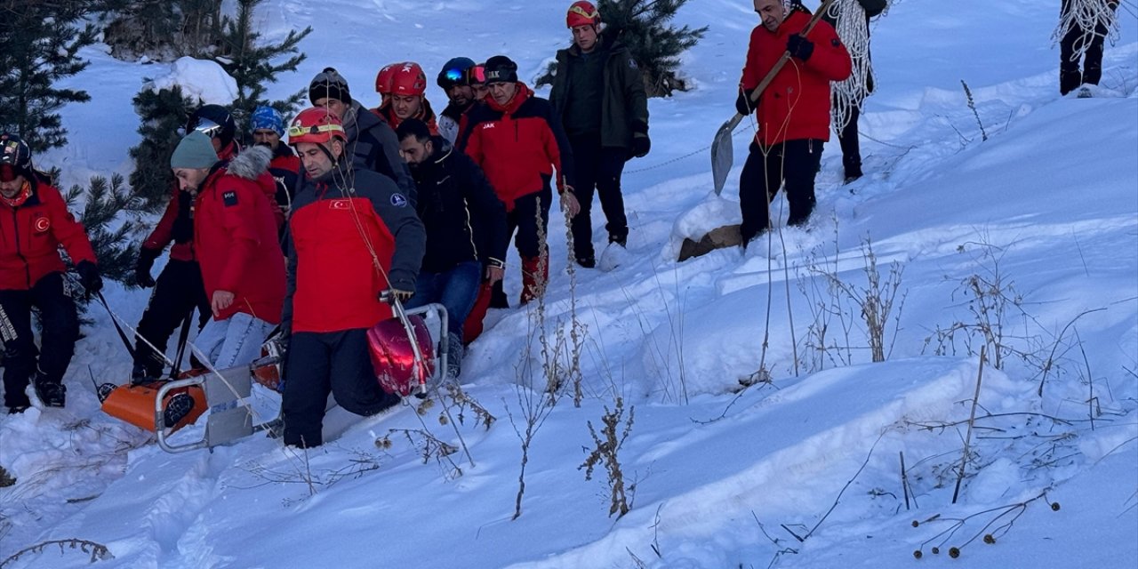 Çığdan yaralı kurtulan sporcular olayı anlattı