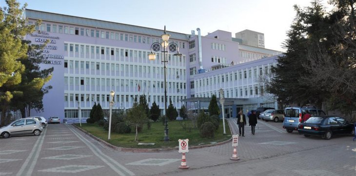 Konya'da koronavirüs alarmı! Hastaneden kaçtı, polis yakalayıp hastaneye getirdi