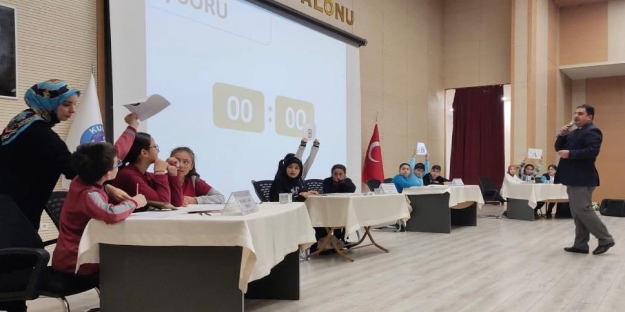 Konya’da ortaokul öğrencileri birincilik için yarıştı